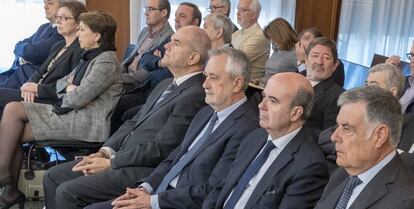 Algunos de los acusados en el juicio de los ERE, a principios de enero.