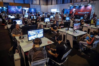 Varios jugadores de esports en la Madrid Gaming Experience.