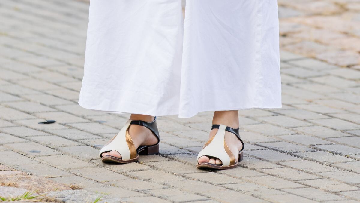 Sandals for bunions for less than 17 euros.