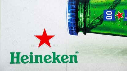 Logotipo de Heineken en un camión de reparto en Nijmegen (Países Bajos), en marzo de 2023.