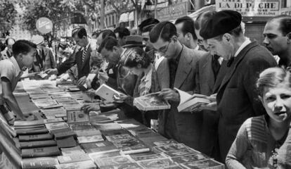 Imatge del dia del llibre del 1938, a Barcelona.