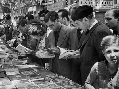 Imatge del dia del llibre del 1938, a Barcelona.