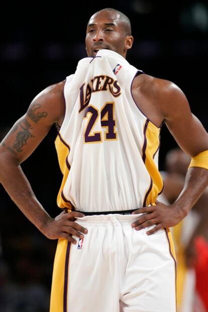 Kobe Bryant, durante un partido con los Lakers.