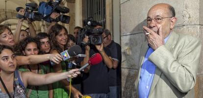 Félix Millet en un receso de la comision del Parlament de Catalunya sobre el caso Palau en julio de 2010.