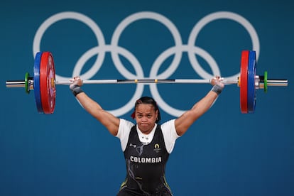 Mari Leivis Sánchez durante uno de los levantamientos, en los juegos Olímpicos, en París, el 9 de agosto de 2024.