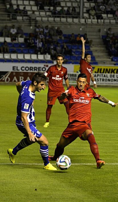 Jugada correspondiente al partido de Copa entre Alavés y Osasuna.