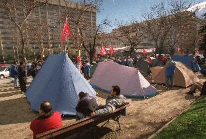Aspecto del campamento de los trabajadores de Sintel en el paseo de la Castellana en Madrid.