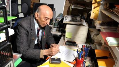 Lotfi Zadeh, al seu despatx, en una imatge d'arxiu.