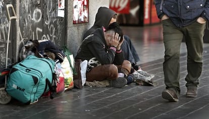 Dos personas que viven en la calle en Valencia.