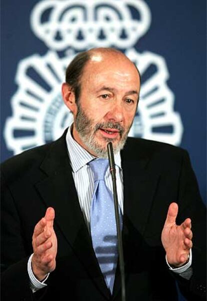 El ministro del Interior, Alfredo Pérez Rubalcaba, en su comparecencia.