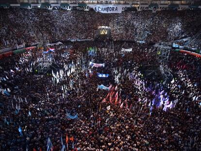 El mitin en La Plata, a las afueras de Buenos Aires.