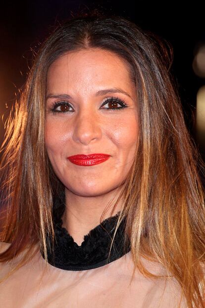 Las asistentes al esteno de la película de Madonna en Londres estuvieron de acuerdo con el labial rojo. Aquí, la presentadora Amanda Byram, que no se pudo resistir a esta tendencia.