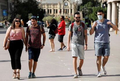 Centro de Valencia este sábado. La orden regula además el uso de la mascarillas en los eventos multitudinarios al aire libre, de modo que será obligatoria cuando los asistentes estén de pie o, si están sentados