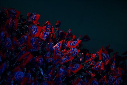 La afición del PSG en el Parque de los Principes. 