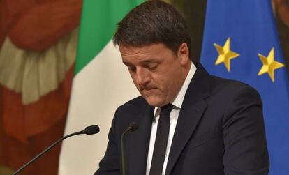 Matteo Renzi, després d'anunciar diumenge a la nit la seva dimissió.