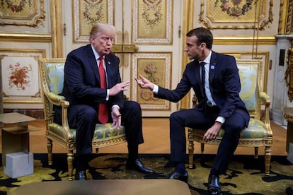 "Comparto la visión del presidente Trump de que necesitamos un reparto mucho mejor dentro de la OTAN, y por eso creo que mis propuestas para la defensa europea son totalmente congruentes con eso", afirmó el presidente Macron para romper el hielo durante la reunión con Trump en el Palacio del Elíseo.