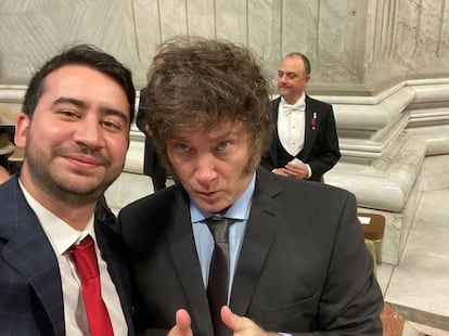 Nahuel Sotelo y Javier Milei durante la visita del presidente argentino a la Ciudad del Vaticano, en febrero de 2024.