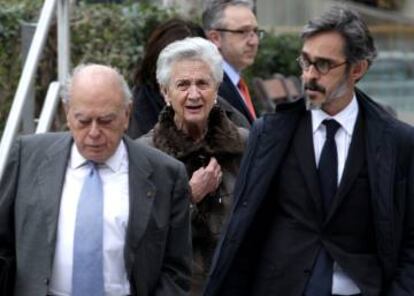 Jordi Pujol y Marta Ferrusola salen de la Audiencia Nacional tras prestar declaracion. 