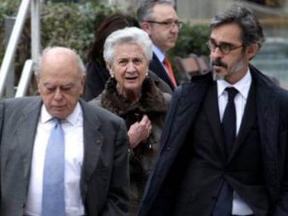 Jordi Pujol y Marta Ferrusola salen de la Audiencia Nacional tras prestar declaracion.