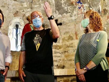 El Govern va presentar dijopus a Sant Vicenç de Castellet el llistat d'immatriculacions de l'Església.