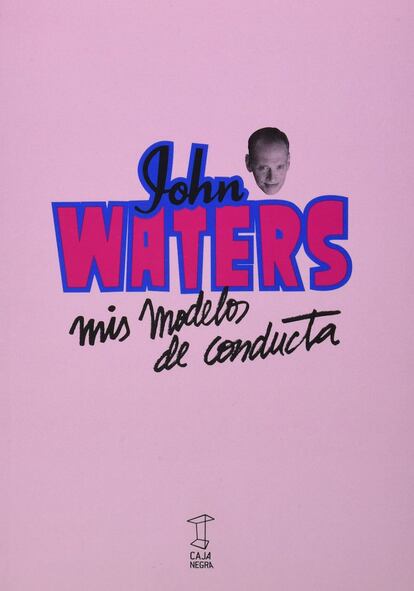 Hay dos libros de John Waters que recomiendo fervientemente: Shock value (1981), nunca traducido al castellano, y el menos punk pero igualmente hilarante Mis modelos de conducta (Role models, 2010), en el que repasa algunas de sus influencias creativas y otros nombres de su universo particular. Desde la artista conceptual Lee Lozano —quien mantuvo hasta su muerte, 25 años después, la propuesta de no volver a hablar con ninguna mujer en protesta por el patriarcado del mundo del arte— hasta su incómodo (des)encuentro con su idolatrado Little Richard a raíz de una entrevista, pasando por su amistad con una de las integrantes de la familia Manson o el director que rodaba porno gay amateur con marines reales, la galería de personajes que me descubrió me resultó efervescente. La única edición disponible en castellano es de traducción argentina. Superado ese prejuicio, solo queda fascinarse ante la colección de seres que, a través de los ojos de Waters, resultan siempre divertidísimos.  Por Carlos Areces, actor, ilustrador e ídolo tecnopop