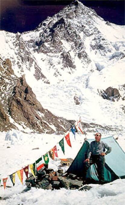 Ardito Desio, en 1954, tras dirigir la conquista del K2.