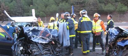 Así quedaron los dos coches tras el accidente.