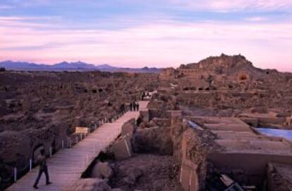 Ruinas de la ciudadela de Bam, en Irán, después del gran terremoto de 2003 que destruyó gran parte del complejo arqueológico.