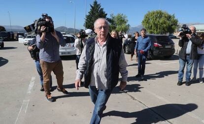 Rodrigo Rato entrando en la cárcel de Soto del Real. 