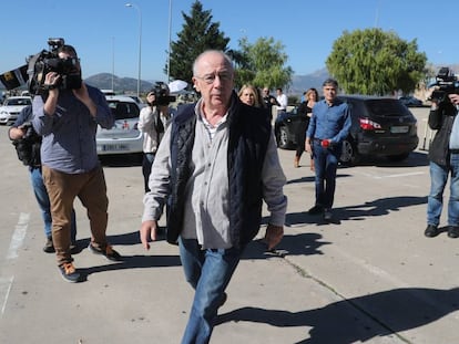 Rodrigo Rato entrando en la cárcel de Soto del Real. 