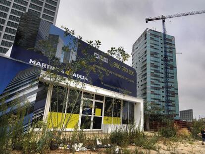 Oficinas de venta de los apartamentos de las Torres Europa en L&#039;Hospitalet, abandonadas tr&aacute;s la quiebra de Martinsa-Fadesa.