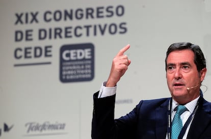 El presidente de la CEOE, Antonio Garamendi, durante su intervención en el congreso de directivos.