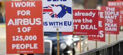 Carteles contrarios al Brexit, en Londres. 