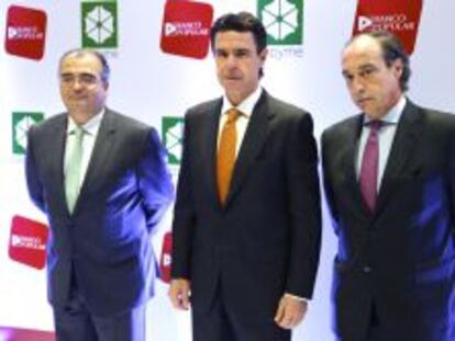 GRA044 MADRID,5/11/2014.- El ministro de Industria, Jos&eacute; Manuel Soria,c, el presidente del Banco Popular, &Aacute;ngel Ron,iz; y el nuevo presidentet de CEPYME, Jos&eacute; Alberto Gonz&aacute;lez-Ruiz,iz., en la inauguraci&oacute;n de la jornada &quot;Las pymes ante las nuevas oportunidades y retos internacionales&quot;, organizada por Cepyme y Banco Popular, que se celebran en la sede del Banco Popular.EFE/ Juan Carlos Hidalgo
 
 