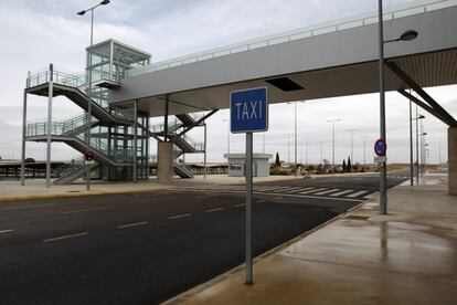 La subasta solo afecta a los elementos necesarios para desarrollar la actividad aeroportuaria —pista, torre de control, hangares, pista de rodamiento o terminal—, que fueron tasados por los administradores concursales en 40 millones de euros.