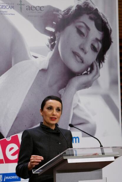 La cantante Luz Casal durante la presentación del concierto benéfico que ofrecerá el 4 de febrero, Día Mundial contra el Cáncer.