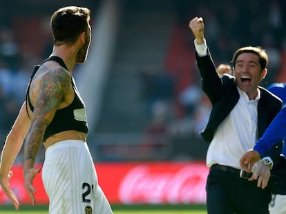 Piccini y Marcelino celebran el 2-1.