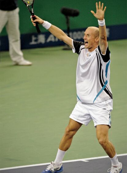 Davydenko celebra la victoria