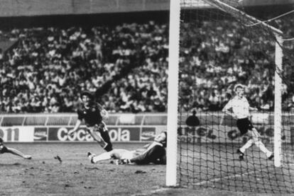 Maceda marca, en el último minuto, el gol de España frente a Alemania en la Eurocopa de Francia 1984.