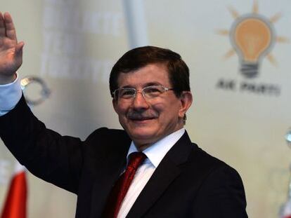 Ahmet Davutoglu, en el congreso del AKP en Ankara.