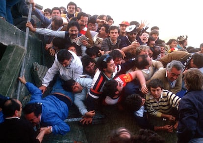 Montonera en el estadio de Heysel, en la final de la Copa de Europa de 1985 entre la Juventus y el Liverpool.