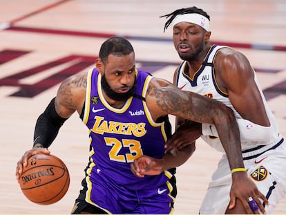 LeBron James y Jerami Grant en un partido de la final del Oeste de 2020.