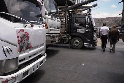 Dibujo de Pablo Escobar en uno de los camiones que participan en el paro de transportadores.