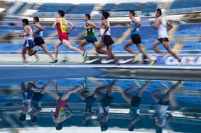 Corredores compiten en el Campeonato Iberoamericano de Atletismo, en Río de Janeiro (Brasil).