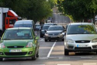 Coches circulando en la ciudad