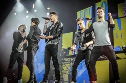 Boyband One Direction bust some moves in their documentary, This Is Us.