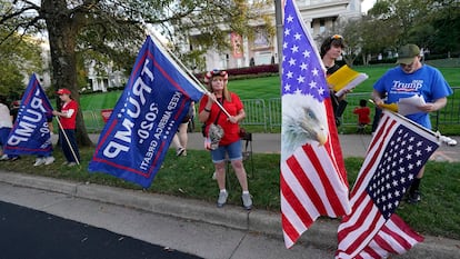 Seguidores de Donald Trump, antes del debate en Nashville.