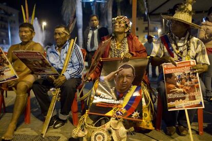 Ritual ind&iacute;gena por la salud de Ch&aacute;vez en Caracas.