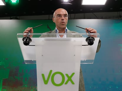 El vicepresidente de Acción política de Vox, Jorge Buxadé, da una rueda de prensa en la sede del partido en Madrid tras las elecciones del 23-J.