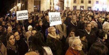 Concentración de apoyo a las familias de las víctimas del accidente de metro de Valencia.